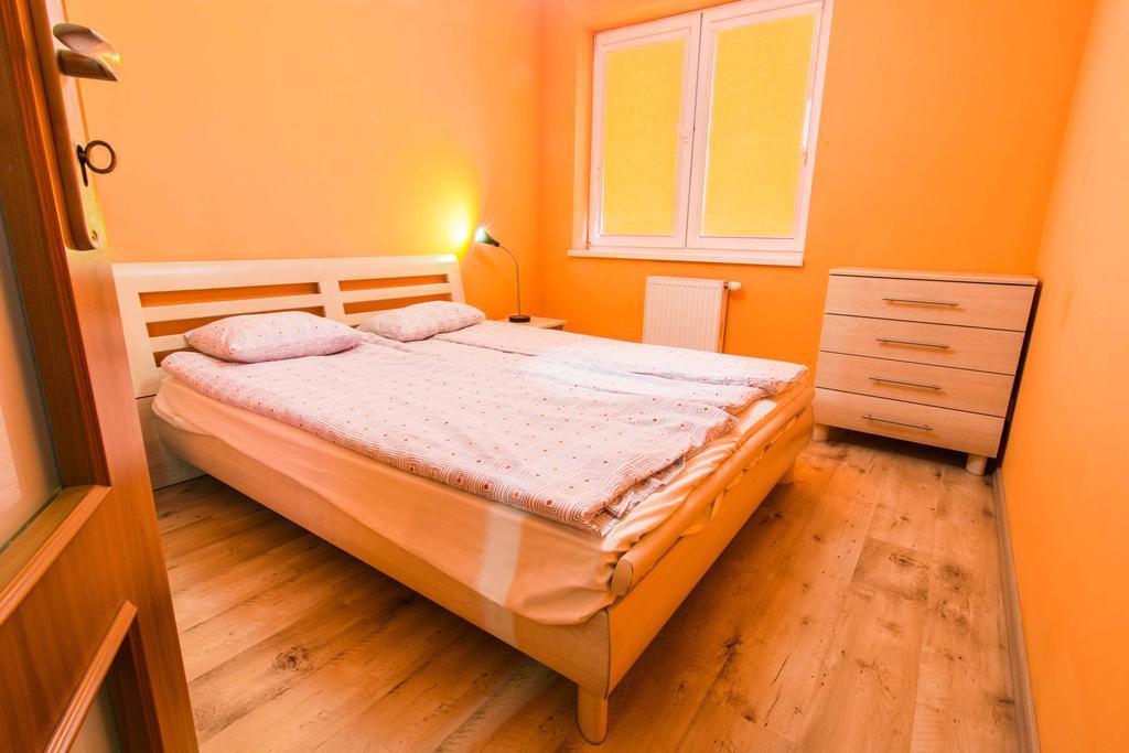 Red Apartment Βρότσλαβ Δωμάτιο φωτογραφία
