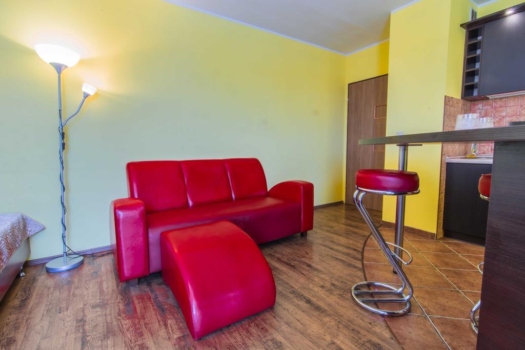 Red Apartment Βρότσλαβ Δωμάτιο φωτογραφία