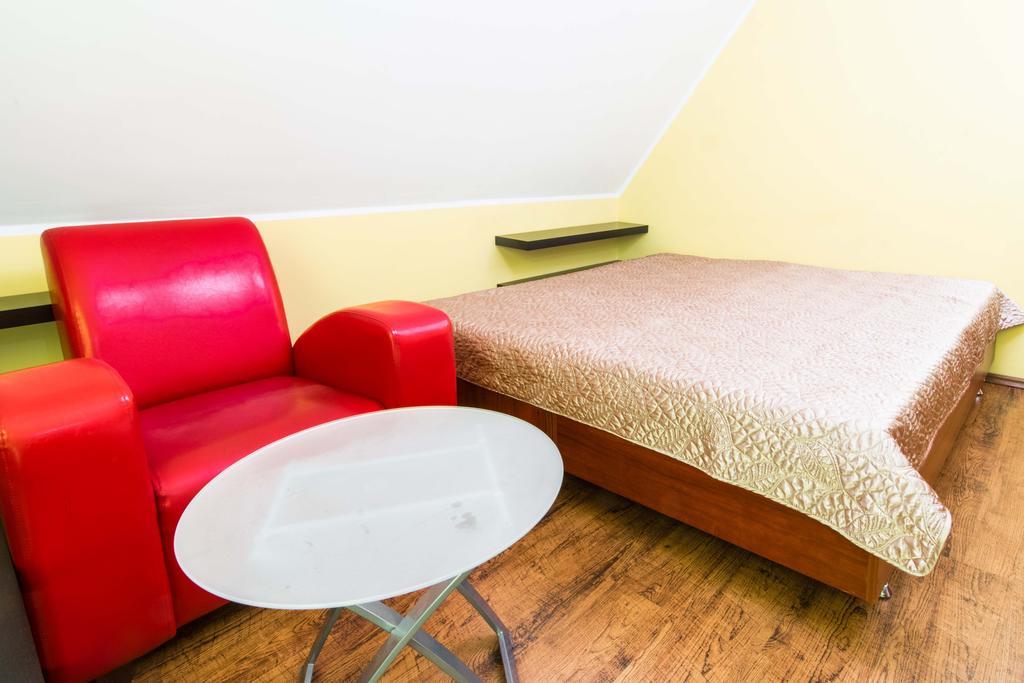Red Apartment Βρότσλαβ Δωμάτιο φωτογραφία